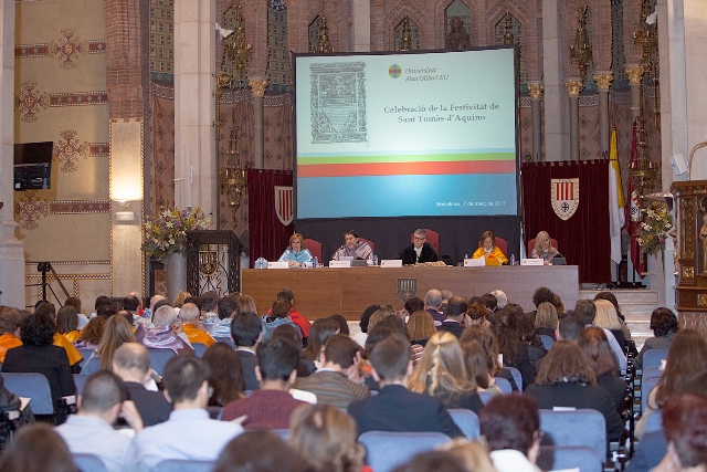 Premios, becas y reivindicación europeísta en la festividad de Santo Tomás